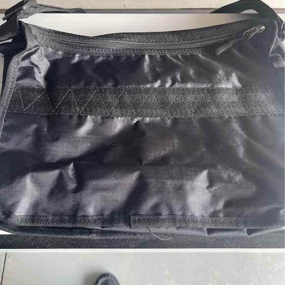 Purse - Picture 3 of 4